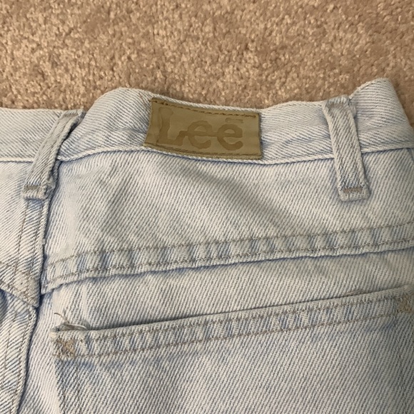 Vintage high rise denim shorts - Picture 3 of 4